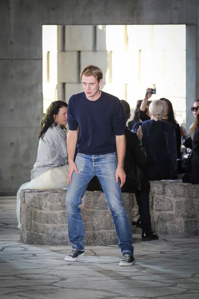 Look 37